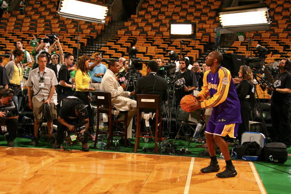 凭借其出众 凭借其出众