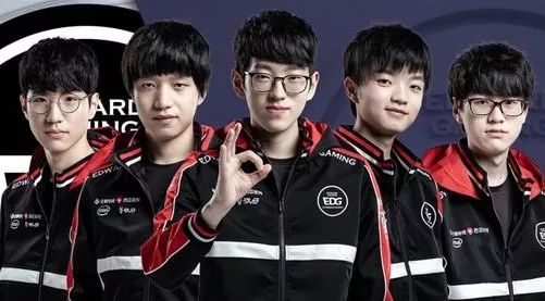 如今的他在 如今的他在