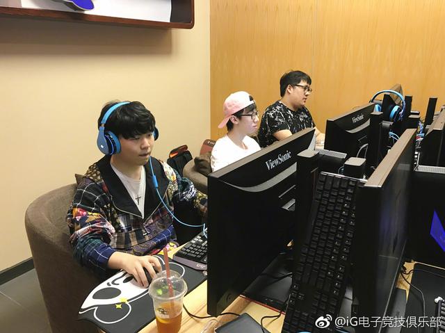 拜仁身价更